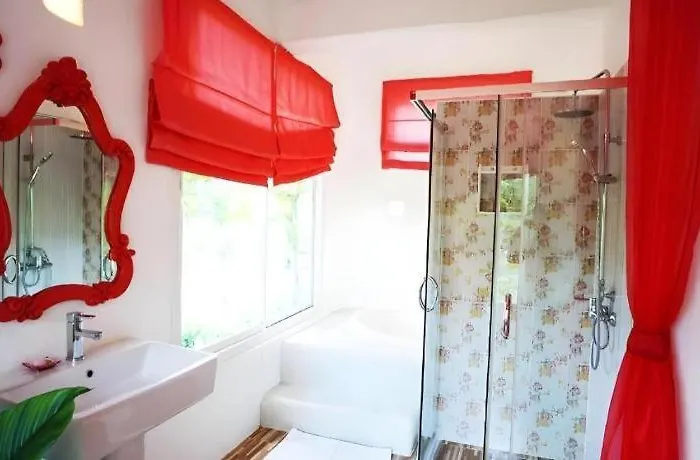 Baan Aom Kod Kun Kao 4* สวนผึ้ง